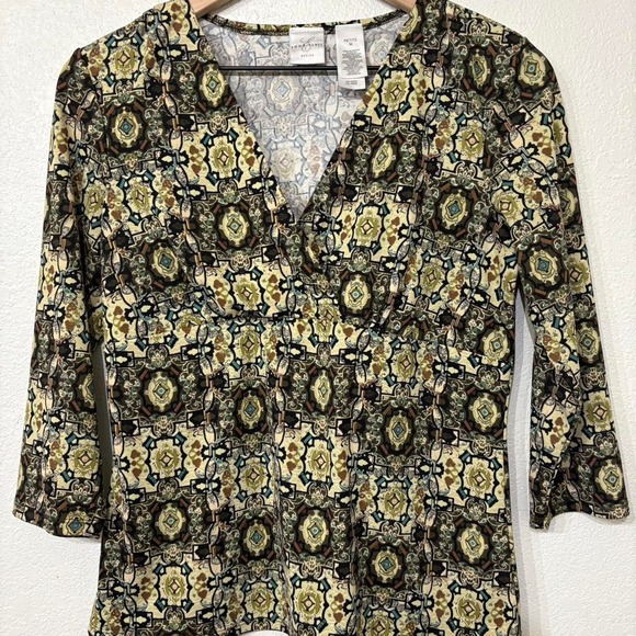 Tops - Black and green floral print blouse with 3/4 sleeves